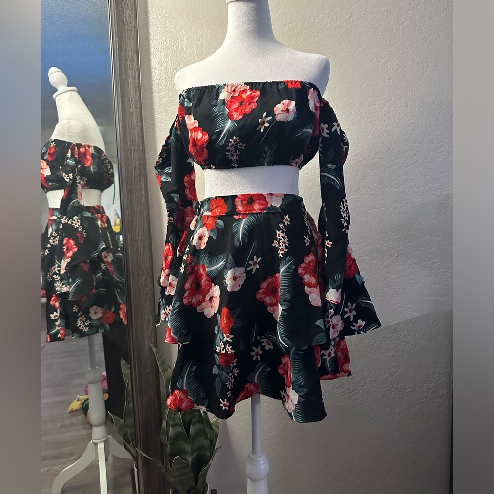 Pretty Little Thing Two Piece Skirt & Crop Top